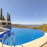 Luxurious In With Private Pool And Breathtaking Sea Views *