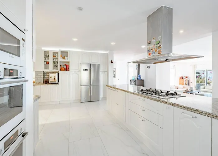 Luxurious In With Private Pool And Breathtaking Sea Views Villa *
